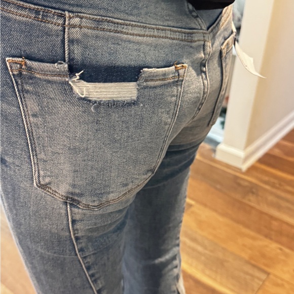 NWT Women's Vervet Bella High Rise Two-Tone Flare Jeans Sz 24 - 32” inseam - Picture 8 of 8